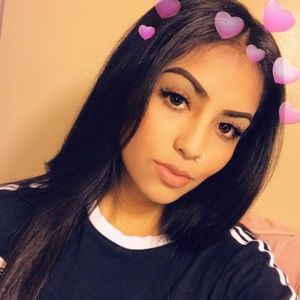 Meet your Posher, Yadhira